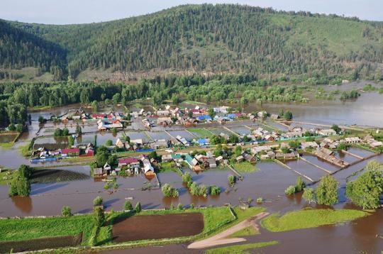 Уровень воды в Енисее в районе столицы Тувы превысил критическую отметку
