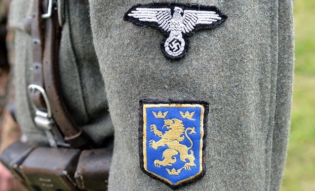 Фашизма  на украине нет: Президентский полк почётно проводил эсэсовца к Бандере