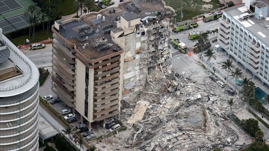 Обрушение жилого дома в США: почти сто человек пропали без вести