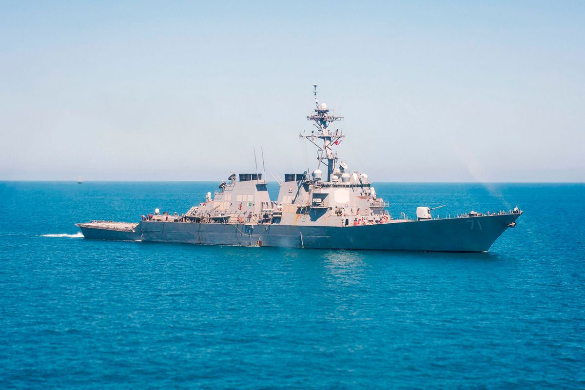 Американский ракетный эсминец «Росс» вошел в воды Черного моря
