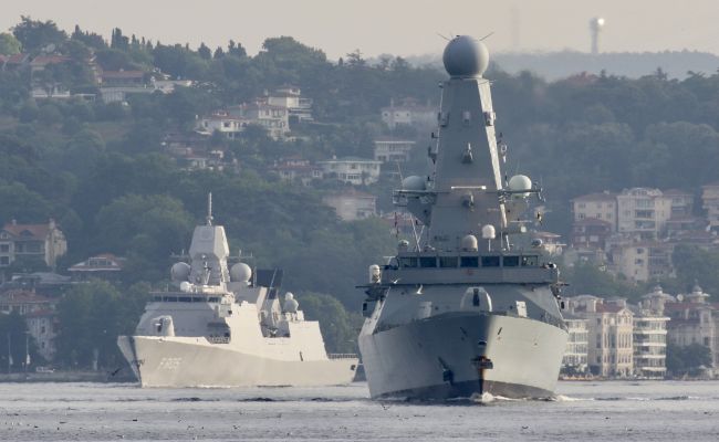 Устроившие провокации у Крыма корабли НАТО на всякий случай покинули Черное море
