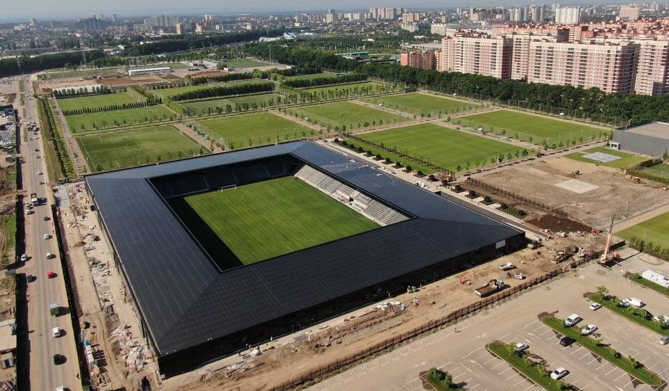 «Краснодар» открыл стадион из черного стекла — для второй команды