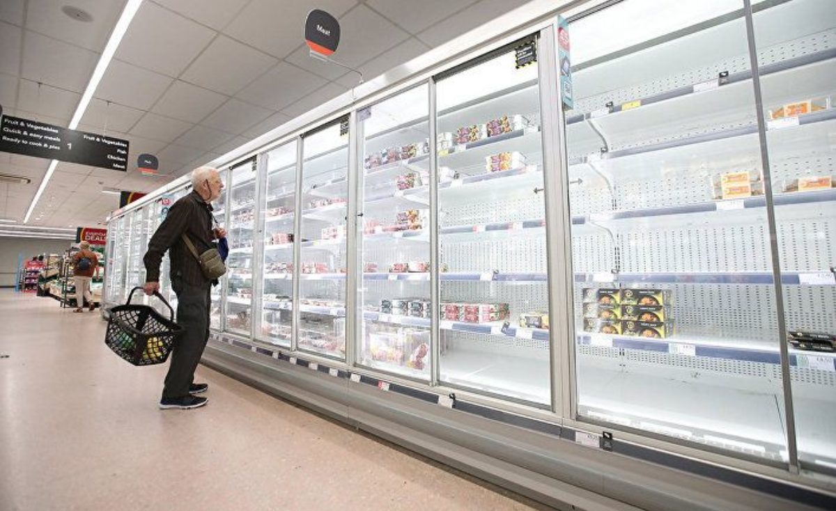 Великобритания обратилась за срочной помощью из-за нехватки еды