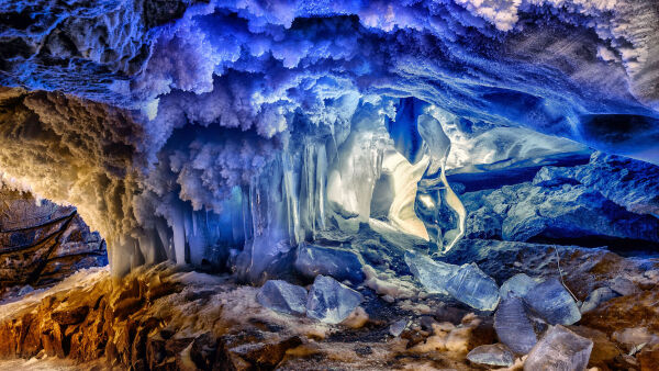 Завораживающий подземный мир: Красивые пещеры России