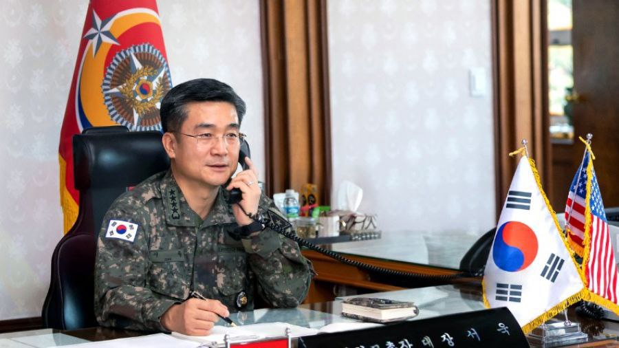 Южная Корея заявила руководству НАТО, что отказала в просьбе Украины дать ей летальные вооружения.